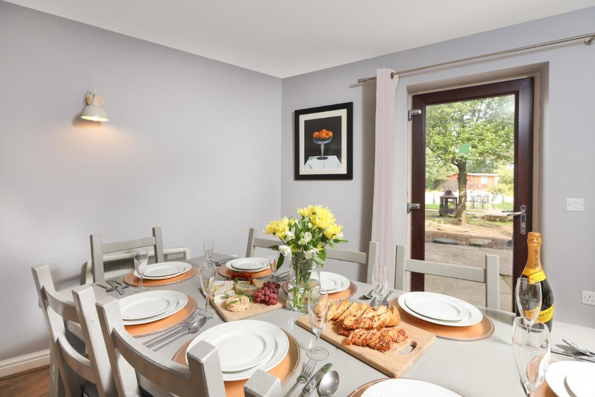 Hopton Cottage - Darwin Lake Holiday Village Matlock  Extérieur photo